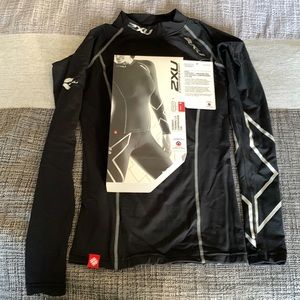 BNWT 2XU Women’s Long sleeve Thermal Compression Top